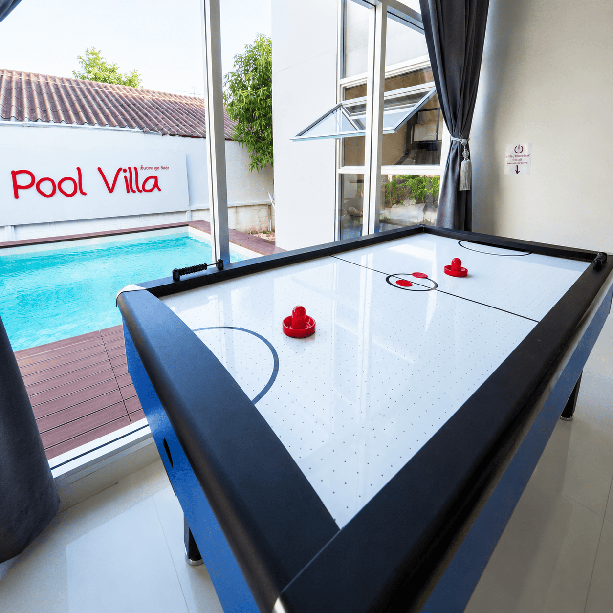 Air Hockey Table